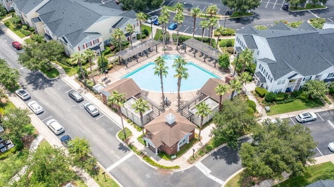 Building Photo - Adorable updated 1st floor condo