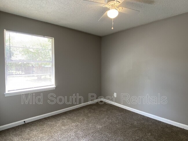 Building Photo - 3089 Cherry Rd
