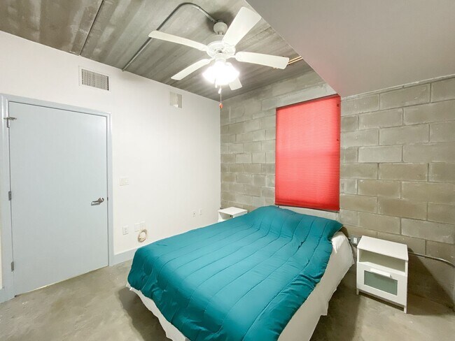 Building Photo - Lofts Oasis #105 - Pet Friendly!