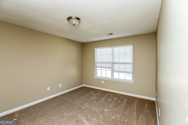 Building Photo - 353 Coral Cir