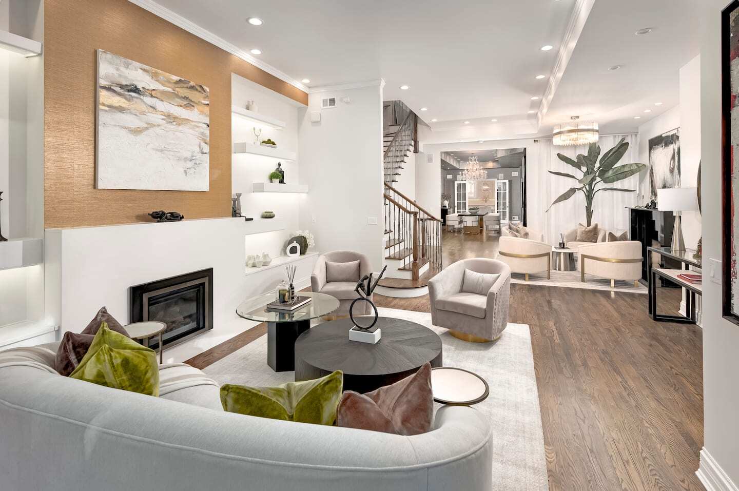 Building Photo - 32 E Bellevue Plz