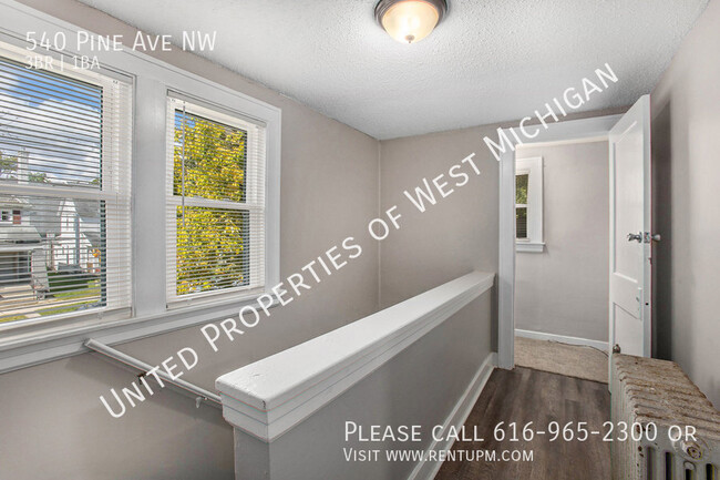 Building Photo - Available Now | 3 Bed 1 Bath Apartment in ...