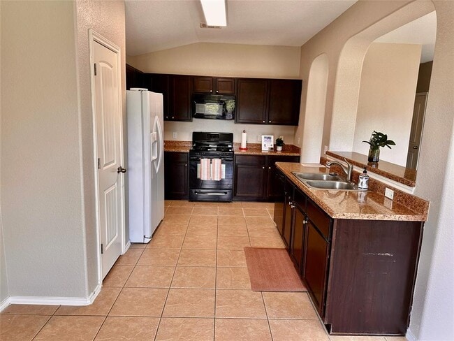 Building Photo - 207 Dragon Ridge Rd
