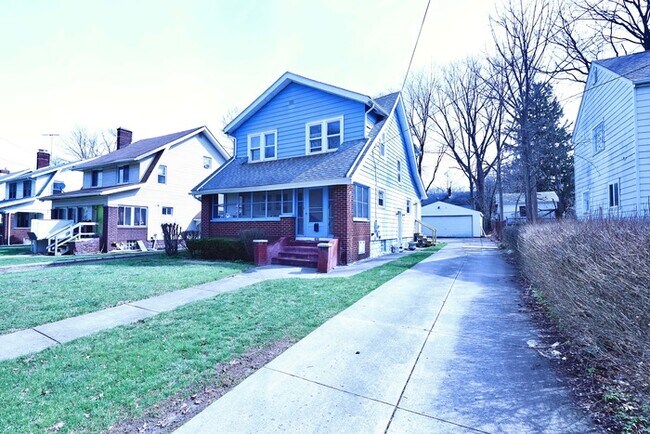 Building Photo - 295 Noble Ave