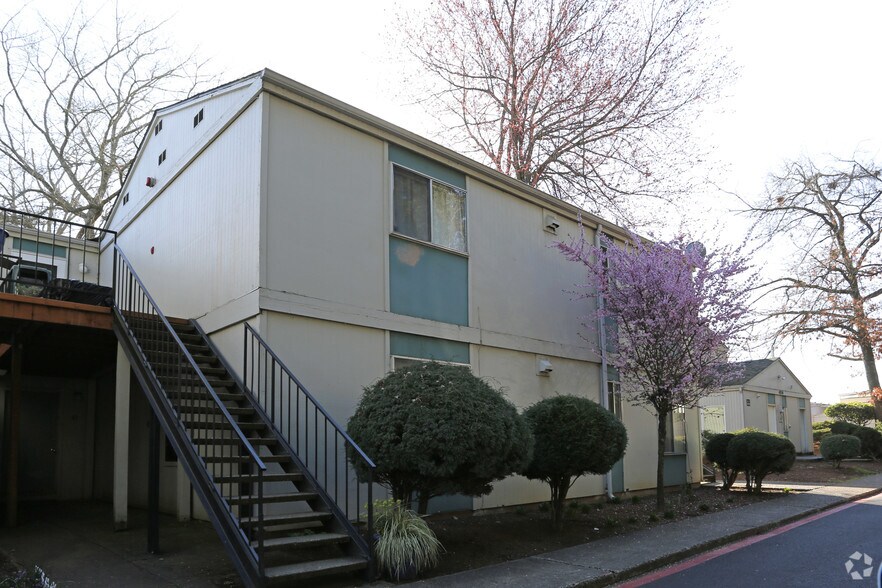 Building Photo - Sunnyside Village