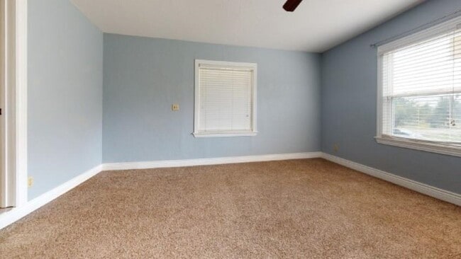 Building Photo - 203 E Cole Rd