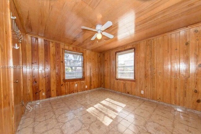 Building Photo - 438 Malverne Rd