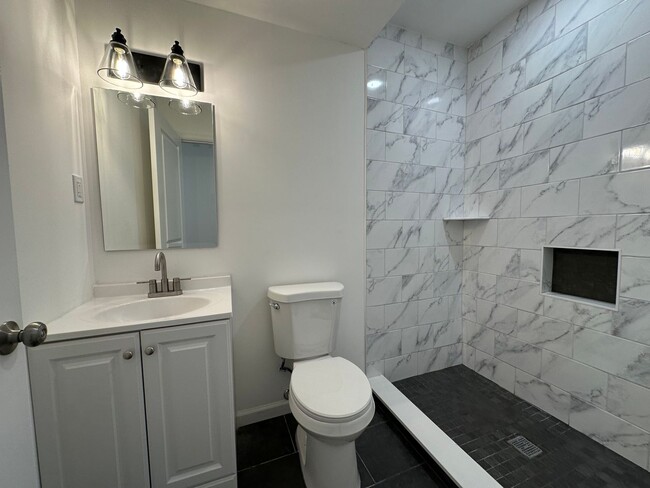 Building Photo - 27 Joyce Kilmer Ave