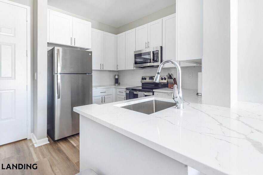 Building Photo - 100 River Park Dr