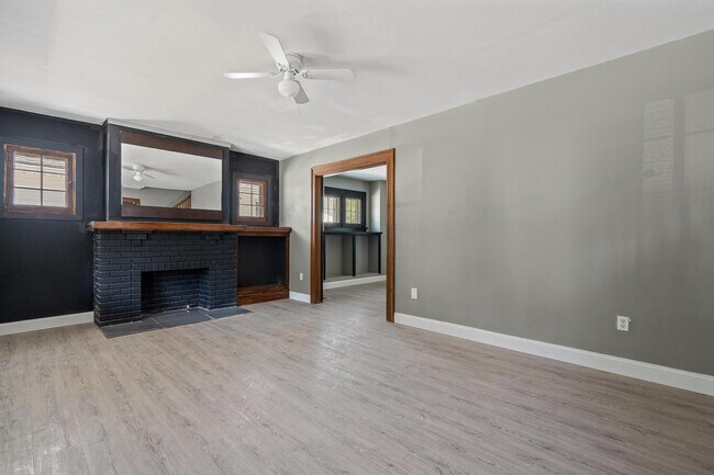 Building Photo - 135 W Hudson Ave