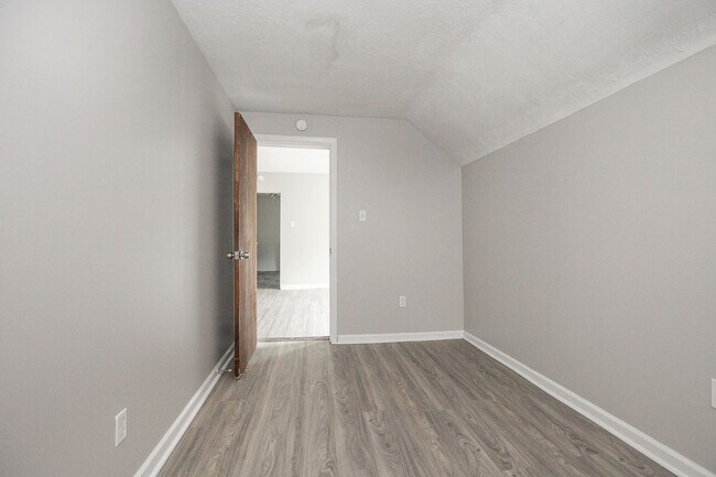 Building Photo - 3295 W 46th St