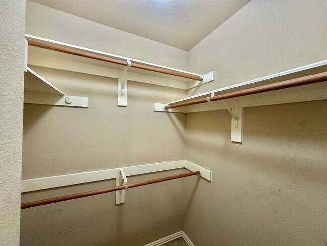 Building Photo - 4 BED 2.5 BATH IN PFLUGERVILLE TX!!! New Management