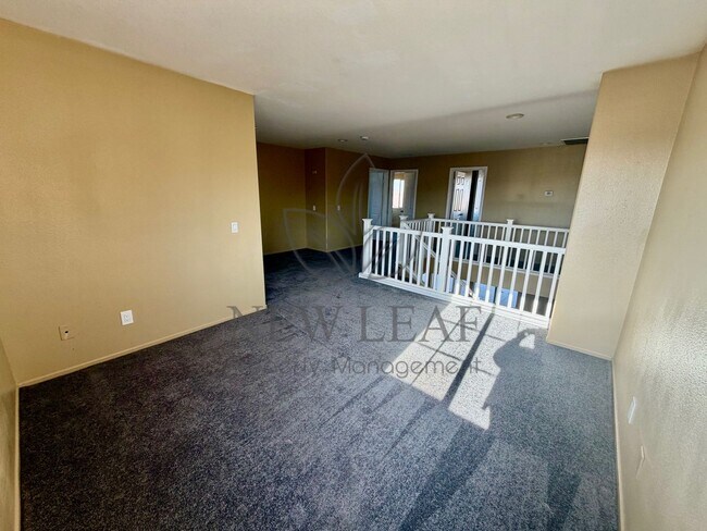 Building Photo - 4 bedroom 3bath 3 car garage in Victorville
