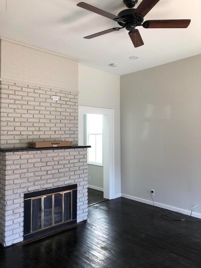 Building Photo - 1523 Christy Ave