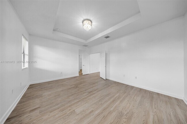 Building Photo - 268 NE 210th Way