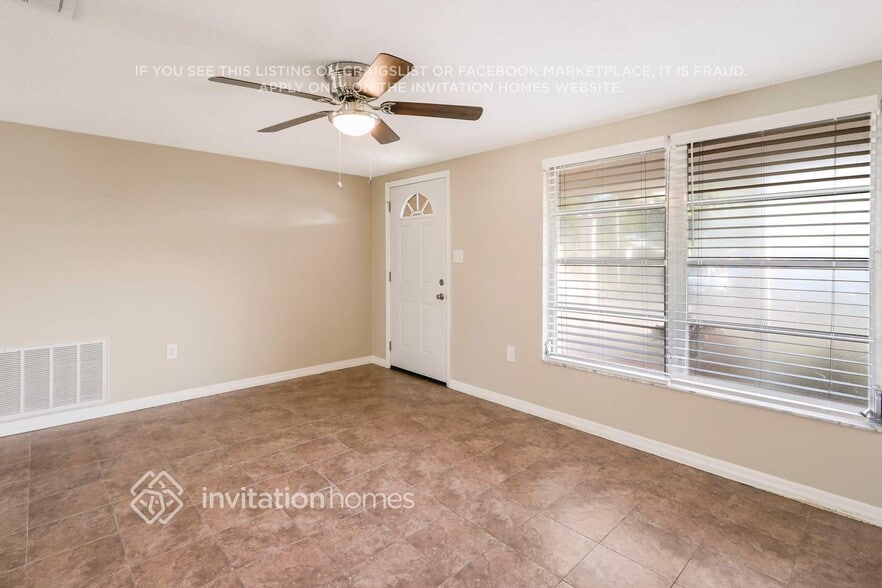 Building Photo - 8018 Pineapple Ln