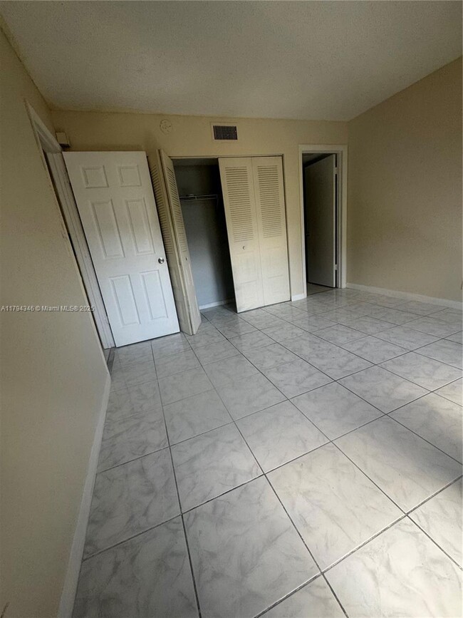 Building Photo - 3502 NW 114th Ln