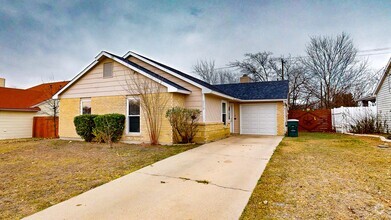 Building Photo - Adorable 3 Bedroom, 2 Bath Home with Firep...