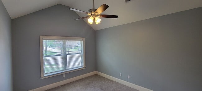 Building Photo - Stunning 4-Bedroom, 3.5-bath Home in the P...