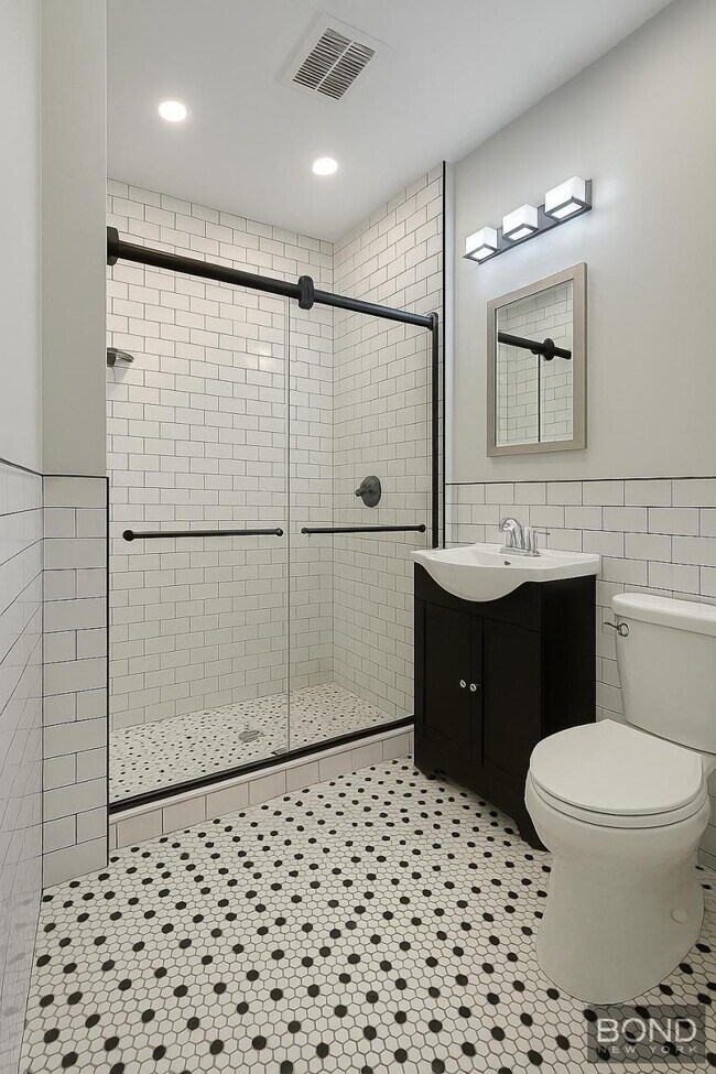 Building Photo - 2 bedroom in RIDGEWOOD NY 11385