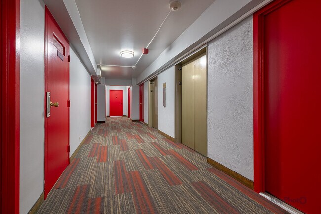 Building Photo - 7337 S South Shore Dr