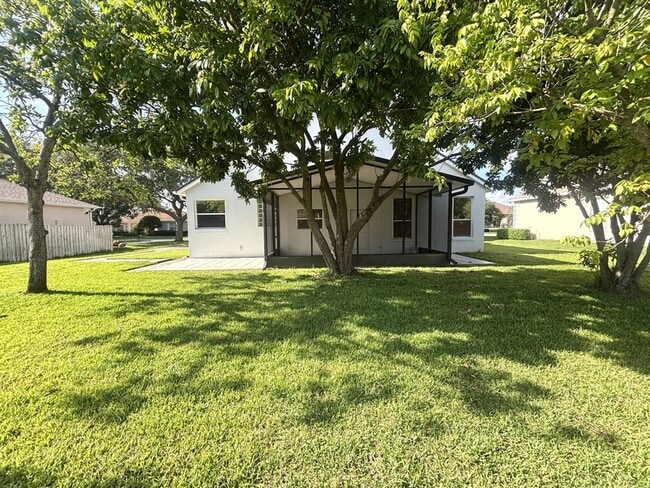 Building Photo - 6561 Franconia Dr