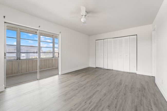 Building Photo - 938 Normandy Trail