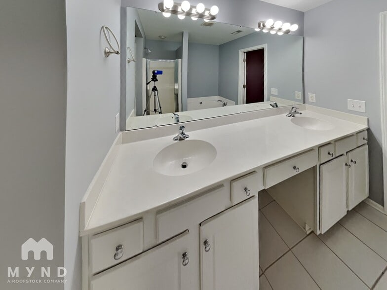 Building Photo - 10119 Blakeney Preserve Dr