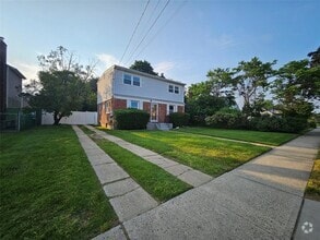Building Photo - 1571 Powers Ave