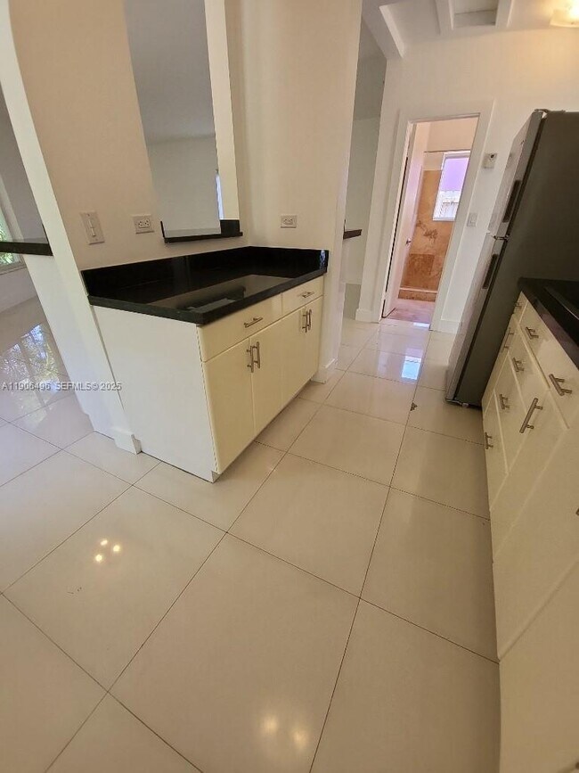 Building Photo - 7707 Hawthorne Ave