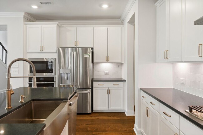 Building Photo - 504 Spotted Fawn Ct