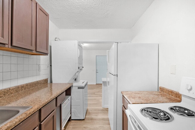 Building Photo - 2101 W Romana St