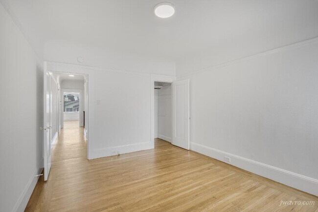 Building Photo - 467 40th Ave