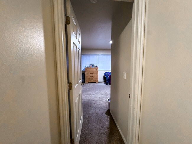 Building Photo - 582 N 500 E