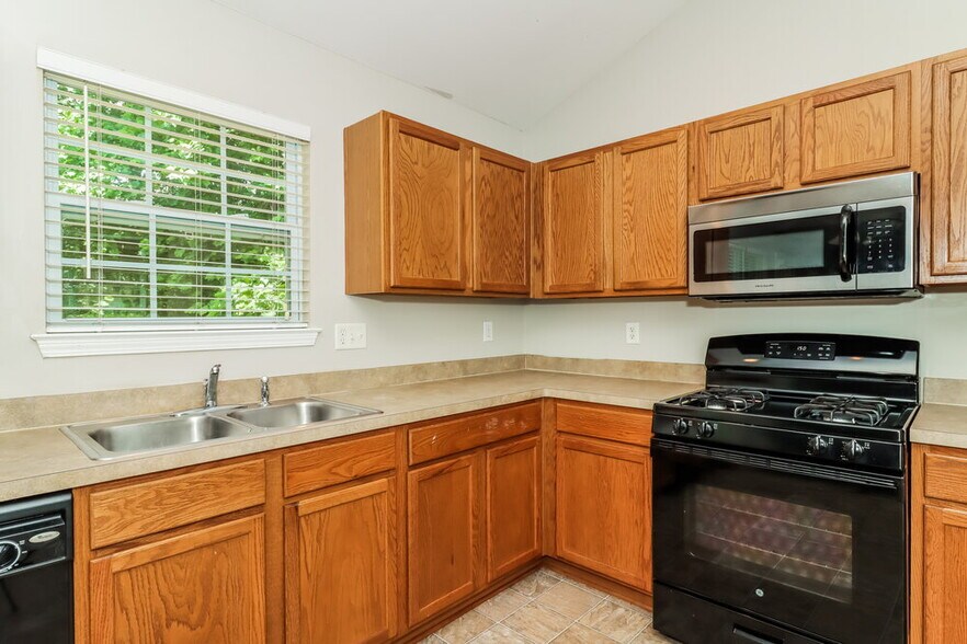 Building Photo - 159 Millstone Glen