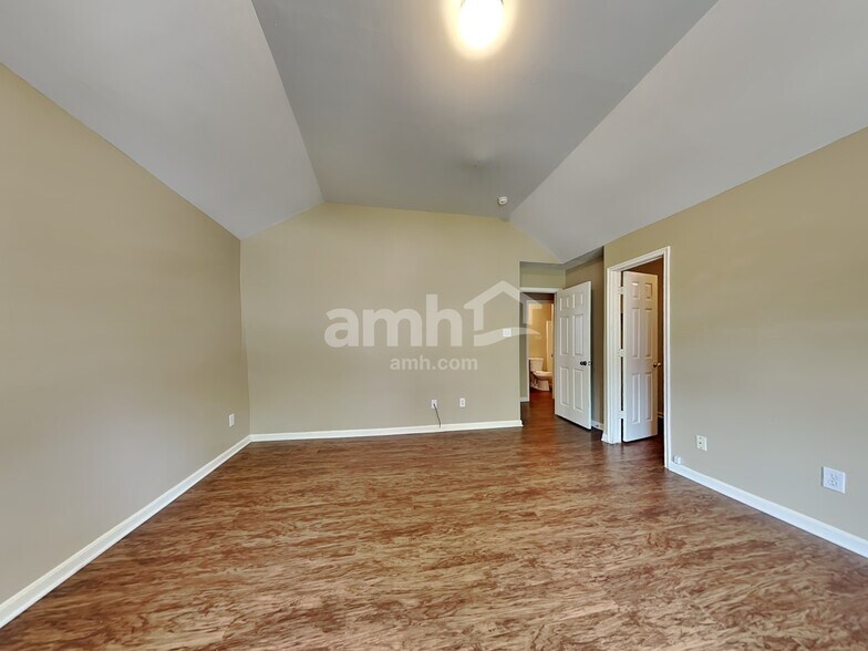 Building Photo - 13775 Running Bear Dr