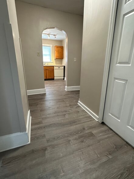 Building Photo - 163 Rhoda Ave