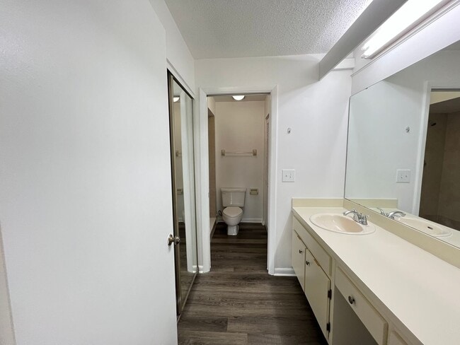 Building Photo - Great Apartment for rent!