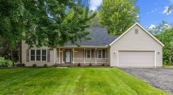 Building Photo - 1900 Vernon Dr S