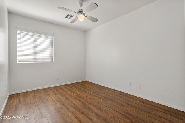 Building Photo - 1531 Essex Way