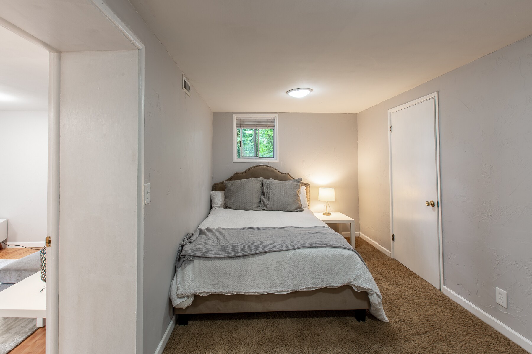 Building Photo - 2401 Birch Ln