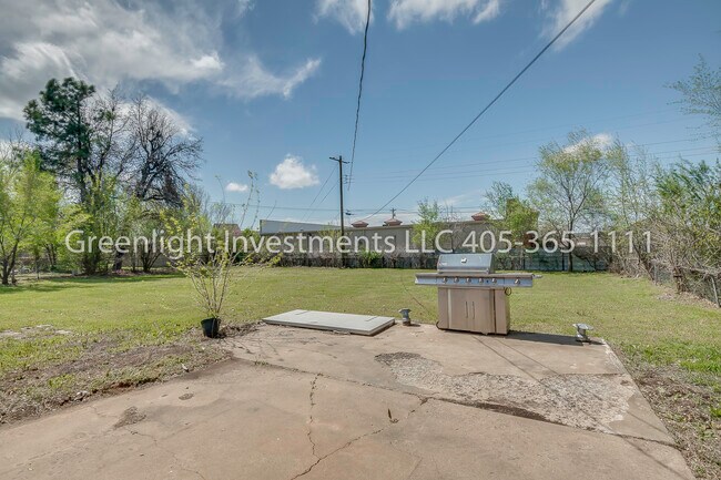 Building Photo - 1833 Rhythm Rd