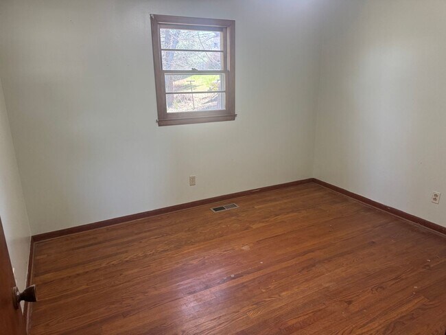 Building Photo - 3 Bedroom 1 Bathroom Home located in Greene County, TN