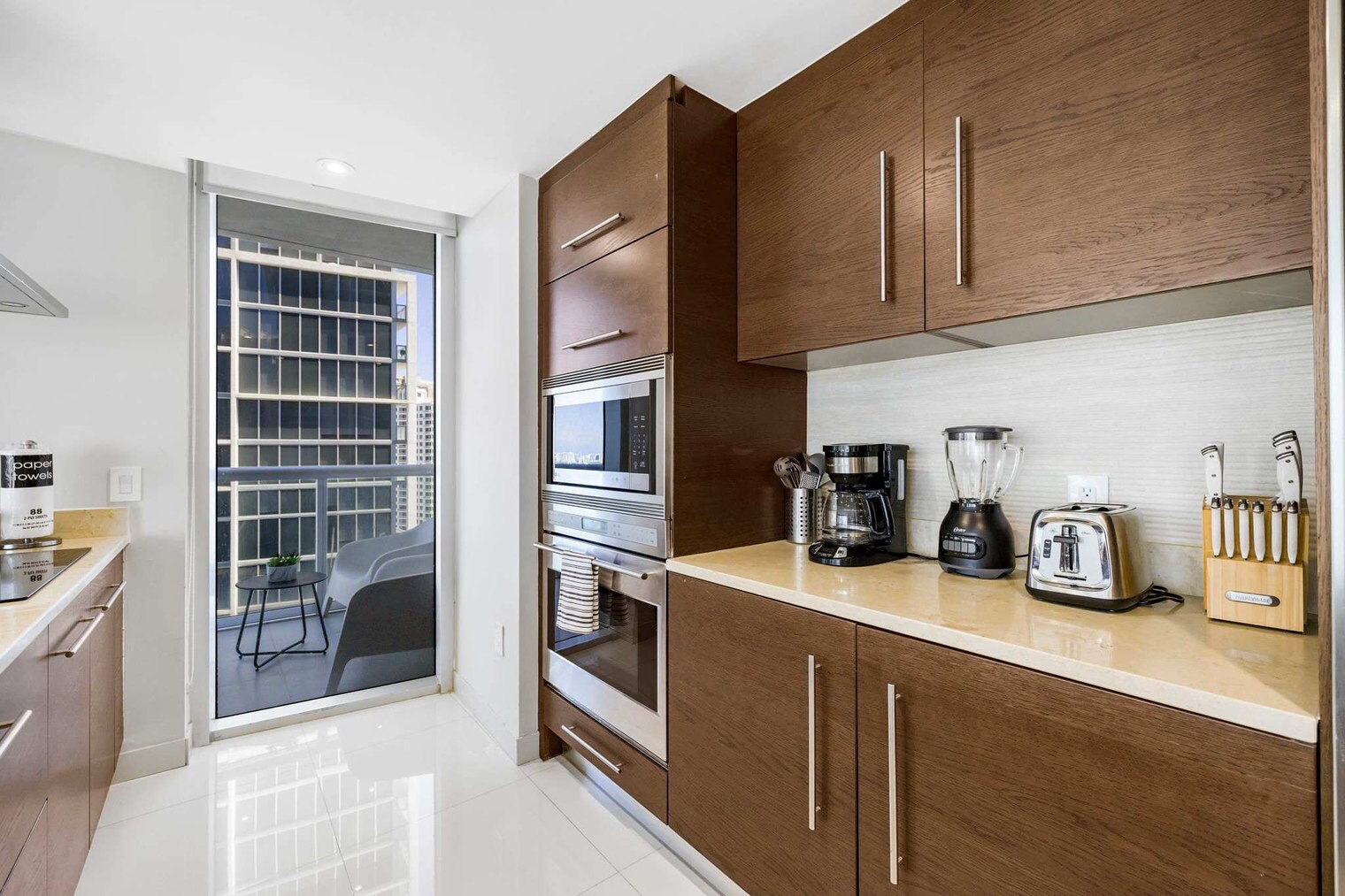 Building Photo - 485 Brickell Ave