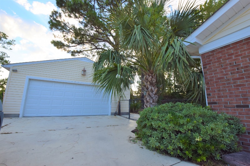 Building Photo - 617 Plymouth Dr