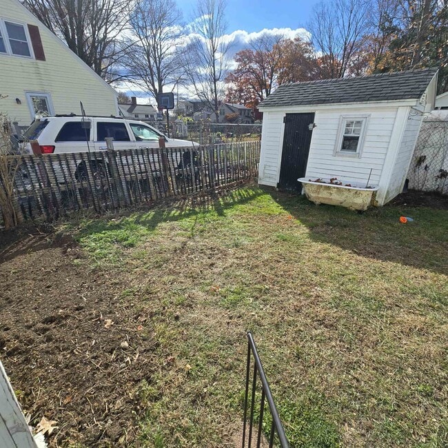 Building Photo - 13 Forest St