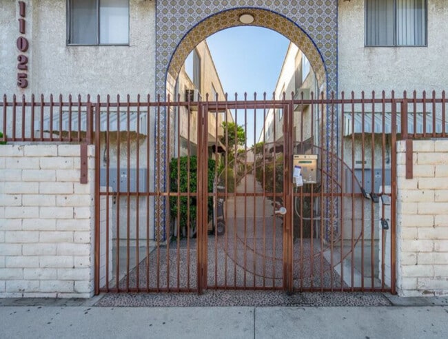 View from outside - 11025 Kittridge St