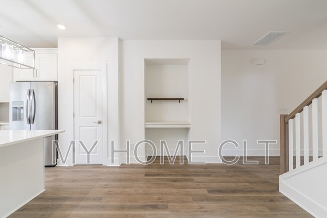 Building Photo - 2617 Dr Carver Rd