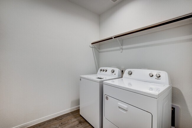 Building Photo - 1225 Antelope Passing Dr