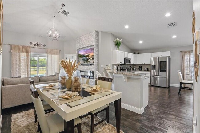 Building Photo - 634 Chadbury Way